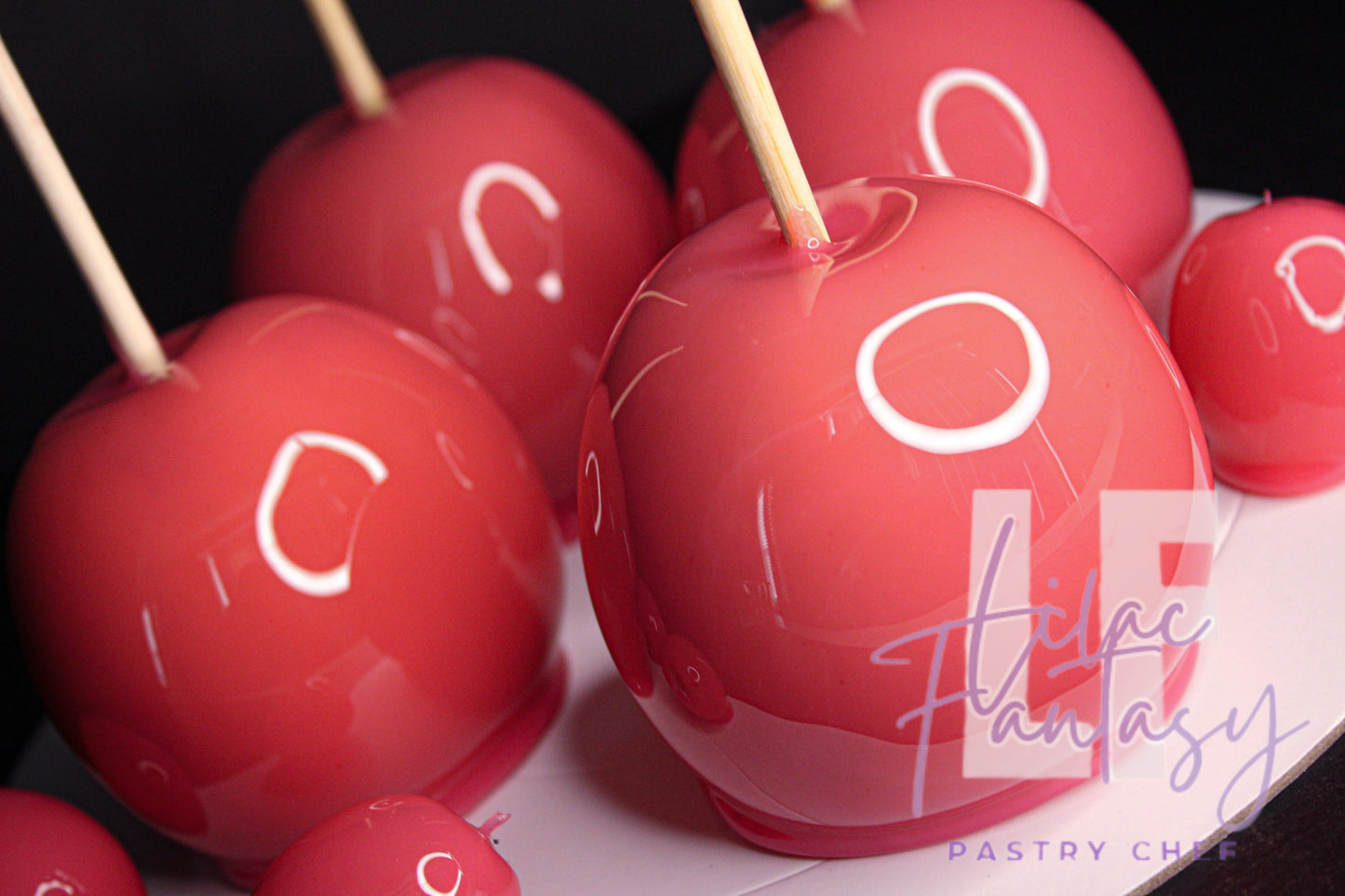 12 Candy Apples