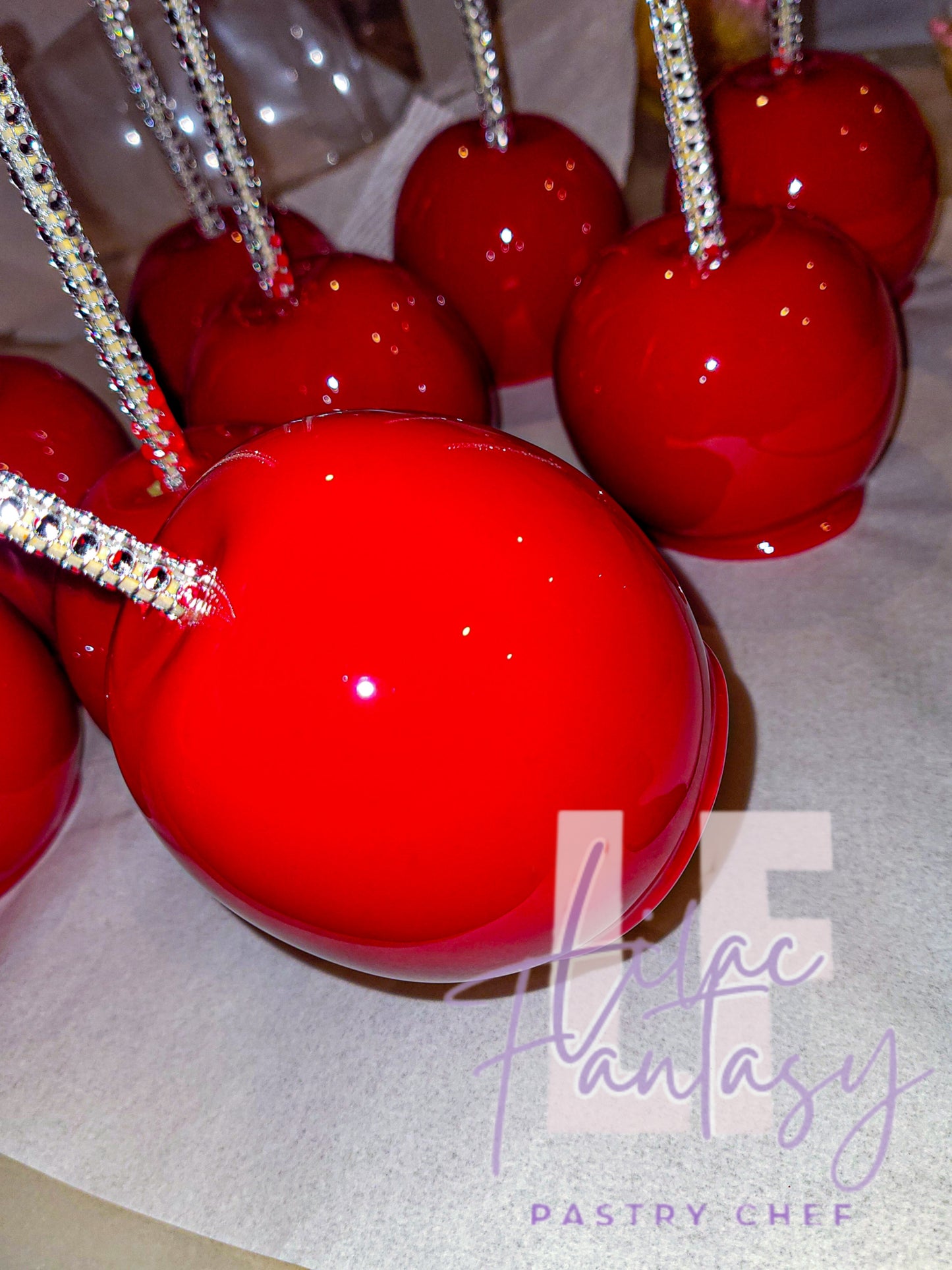 12 Candy Apples